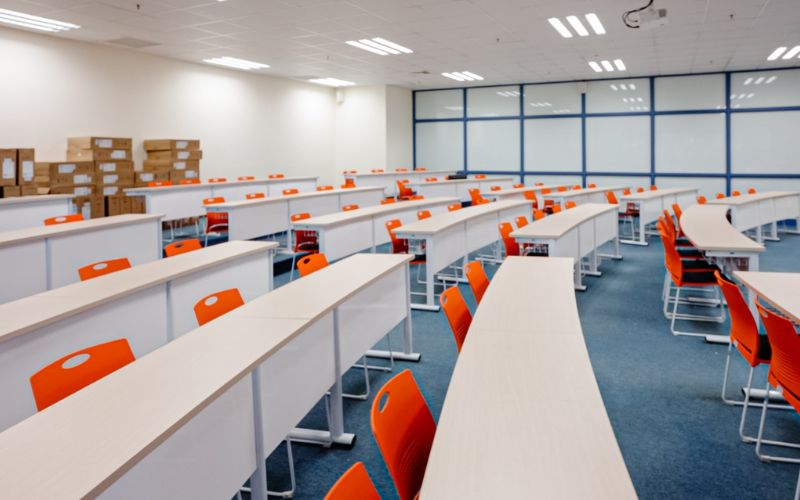 so sánh cơ sở vật chất